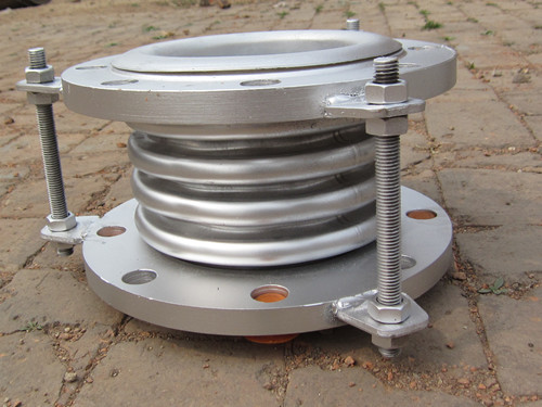 襯襯四氟軸向型內(nèi)壓式波紋補(bǔ)償器 襯襯四氟軸向型內(nèi)壓式波紋補(bǔ)償器